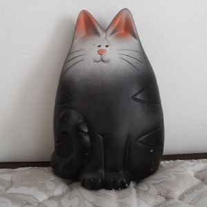 Cat piggy bank